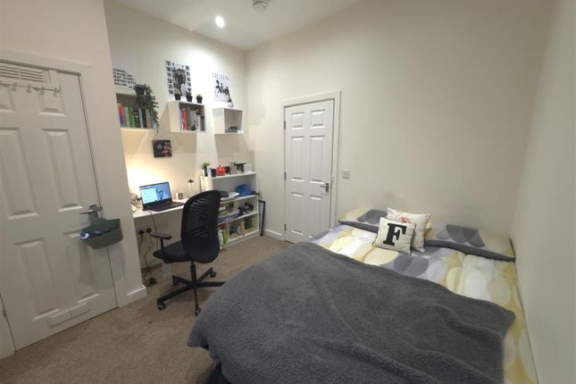 8, Royal Park Grove, Leeds photo 5