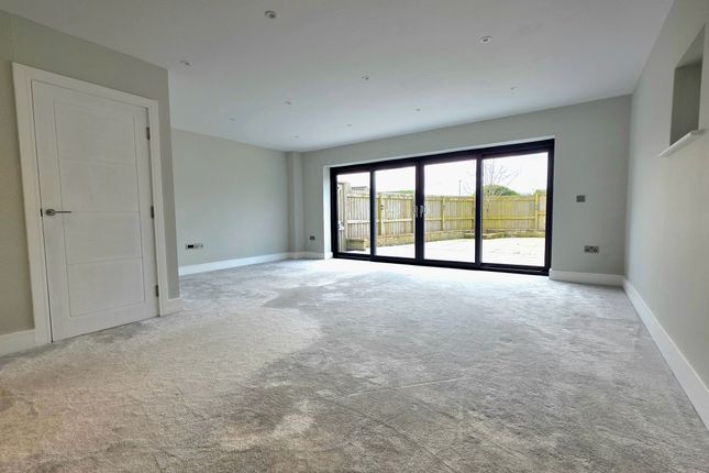 1 Churscombe Gardens, Paignton photo 4