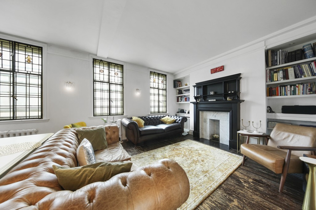 Flat for sale in Chalfont Court, Baker Street NW1