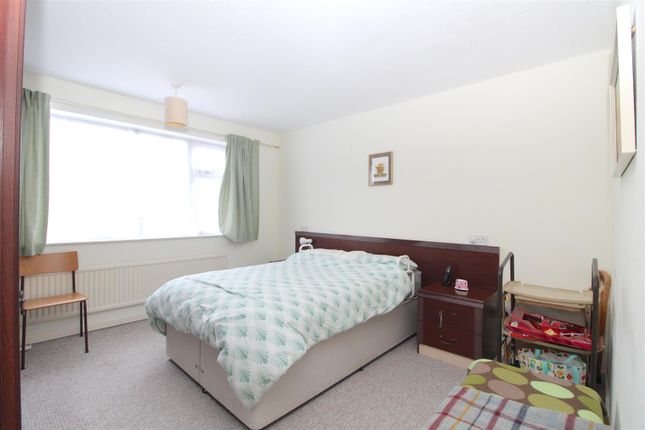 43, Derwent Avenue, Ramsgate photo 4