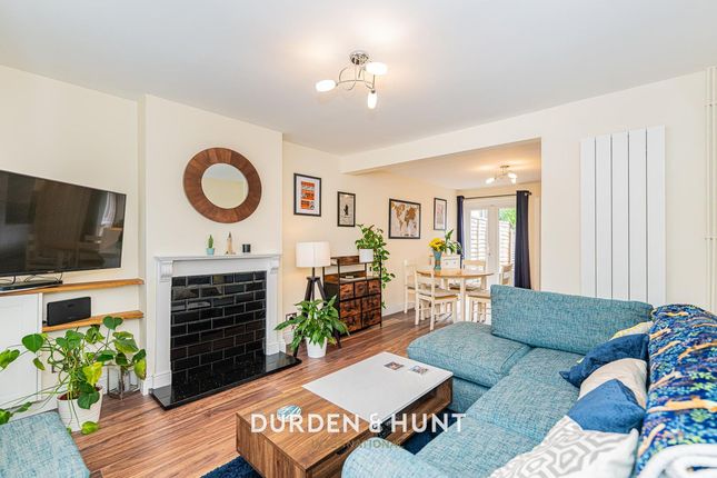 35 Richmond Road, Romford photo 3