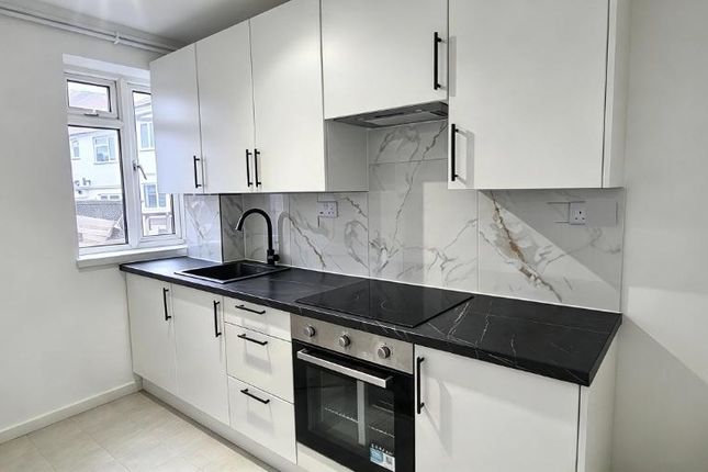 22, South Lodge Ave, Mitcham photo 4