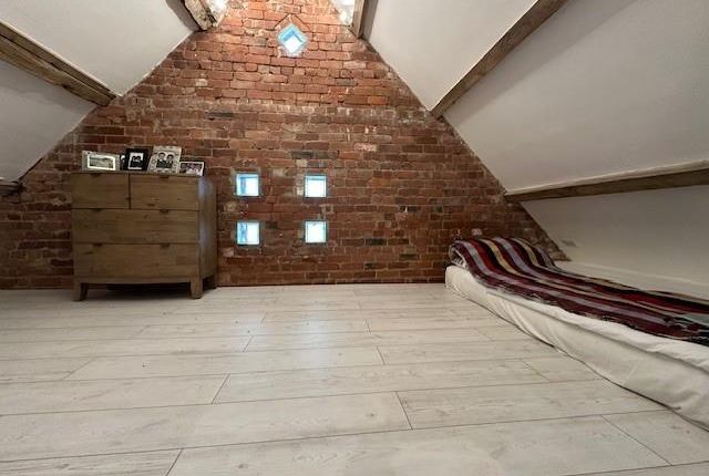 Bedroom 3 Mez 2.Jpg