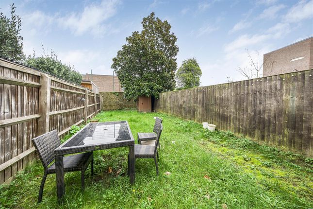 Property for sale in Meadowbank Close, Osterley, Isleworth
