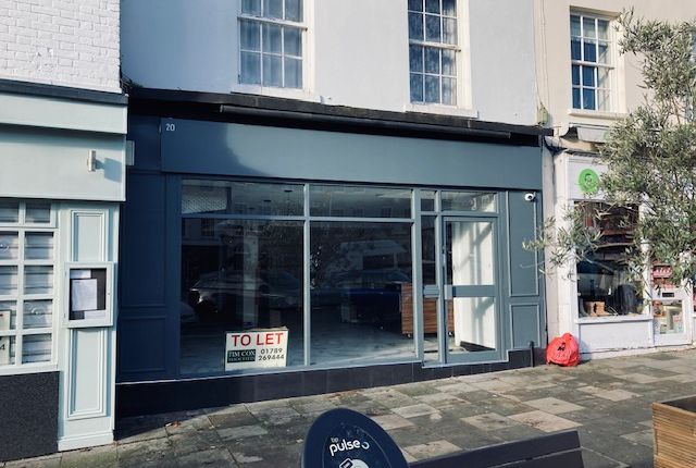 Restaurant/cafe to let in Market Place, Warwick