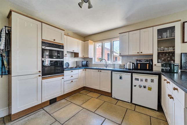 15, Tormarton Road, Badminton photo 4