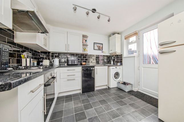18, Eve Balfour Way, STOWMARKET photo 4