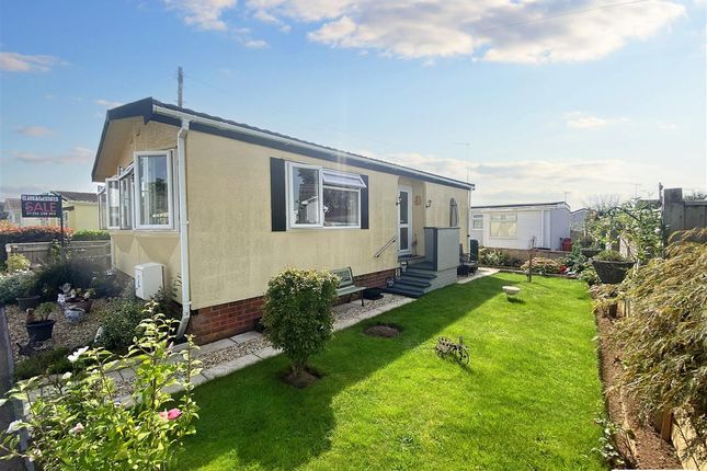 2-bed caravan on 2, Second Avenue, Topsham, £200,000