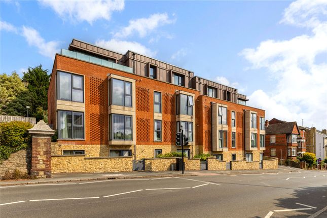 2-bed flat on Flat 6, Queens Place,, Denzil Road, Surrey, £500,000