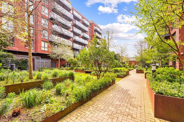 Flat for sale in Gaumont Place, Streatham Hill