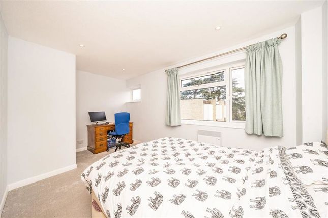 63A, Blandford Road, Teddington photo 4