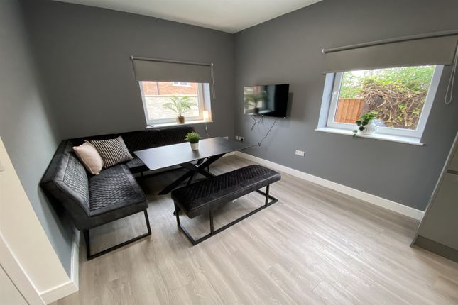Flat to rent in The Annex @ Flewitt House, Middle St, Beeston