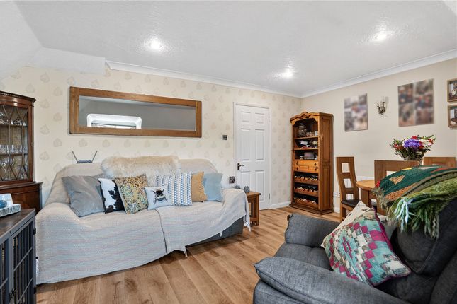 Flat 9, Aragon Court,, Anchor Hill, Woking photo 4