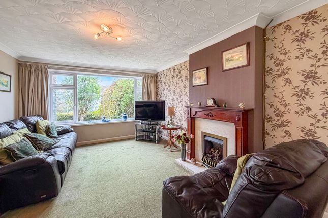 2 Tenby Court, Caerphilly photo 3
