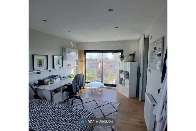 Westwood Avenue, Harrow photo 5