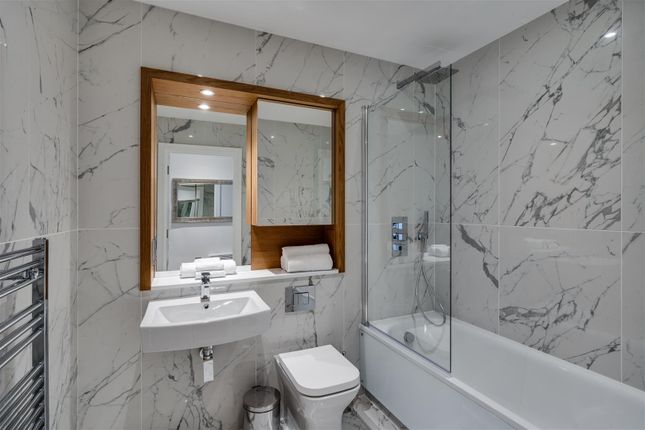 Flat for sale in Jessica House, Red Lion Square, Wandsworth High Street, London