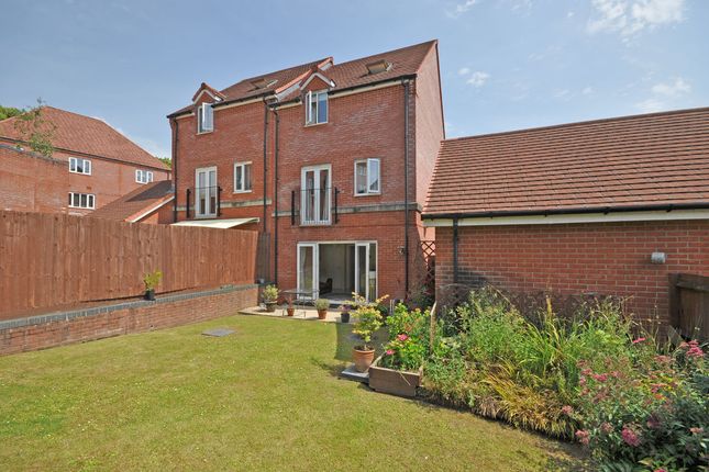 4, Ash Tree View, Newport photo 2