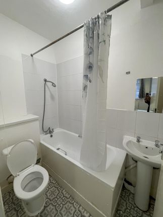 20 Downs Court, Brighton Road, Purley photo 4
