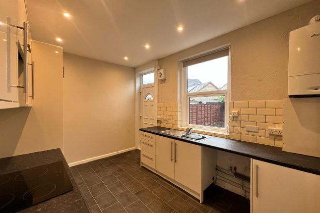 24, Woodland Crescent, Leeds photo 5