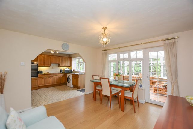 7, Willowdene, Brentwood photo 4