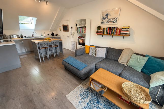 Flat 2, 2 Harrier Court, Lower Woodside photo 3
