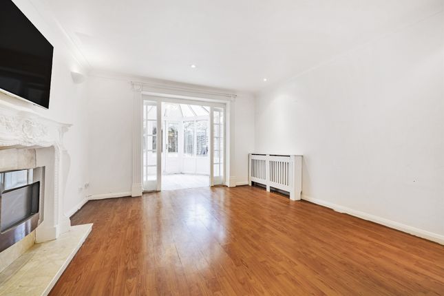 Terraced house for sale in Firs Avenue, London
