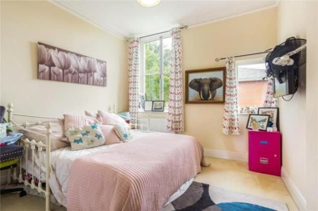 Flat 9 Edenbrook Place, Brook Avenue, Ascot photo 5