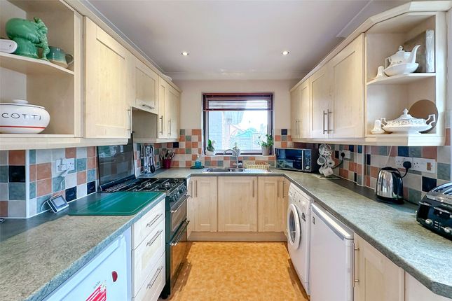 4, Grafton Close, Littlehampton photo 3