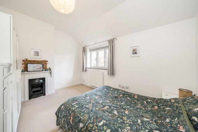 21, Gainsborough Road, Kew photo 4