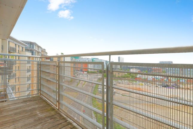 33, Cromwell Court, 10, Bowman Lane, West Yorkshire photo 4
