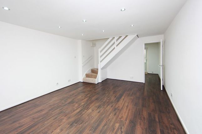 15, Forest Close, Telford photo 2