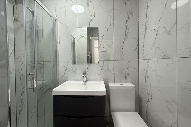 B, 12, Sheffield Road, Slough photo 4