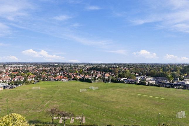 36, St. Georges Drive, Westcliff-on-sea photo 2