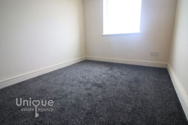 Flat 5, 94 Beach Road, Thornton-Cleveleys photo 3