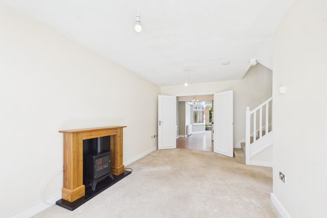 17, Roundway, Haywards Heath photo 4
