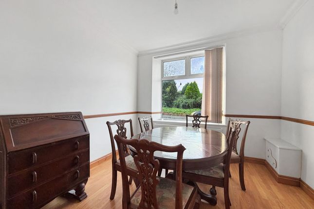 51 Lawrence Street, Caerphilly photo 4