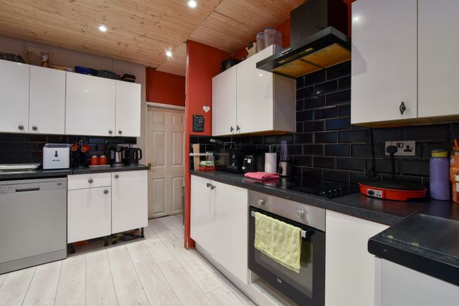 111, Penrhiwceiber Road,, Mountain Ash photo 4