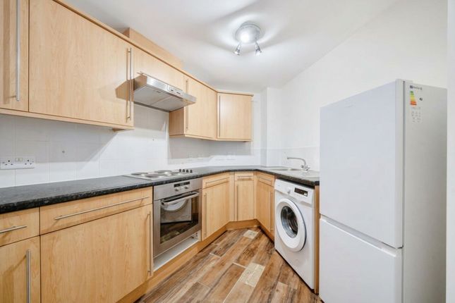69 Hoddinott Road, Eastleigh photo 3