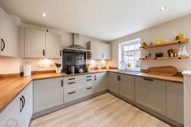 30, Marley Way, Burton-on-Trent photo 3