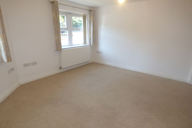 Flat to rent in Coombe Park Road, Teignmouth