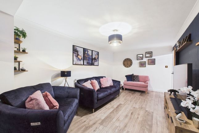 8, St. Andrews Close, Margate photo 4