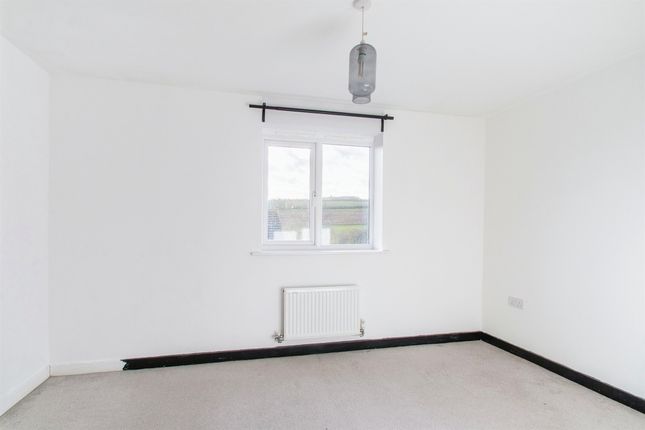End terrace house for sale in Settle Vale, Morley, Leeds