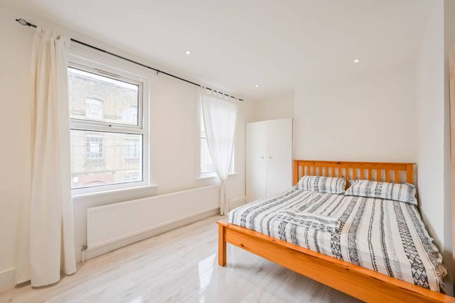 Thumbnail Flat to rent in Pixley Street, Limehouse, London