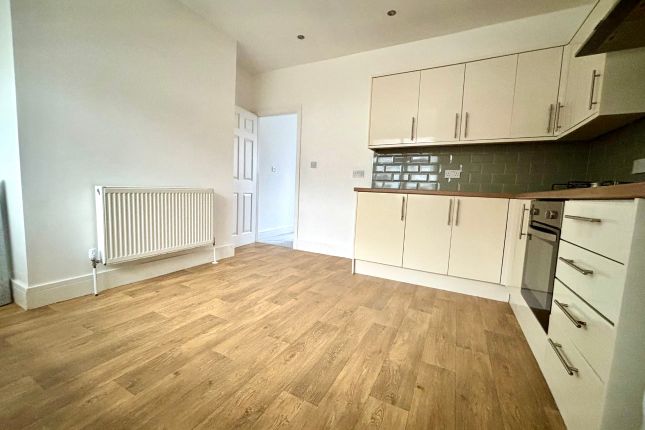27, Airedale Avenue, Blackpool photo 4