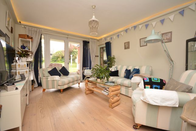 Flat for sale in Northumberland Avenue, Margate, Kent