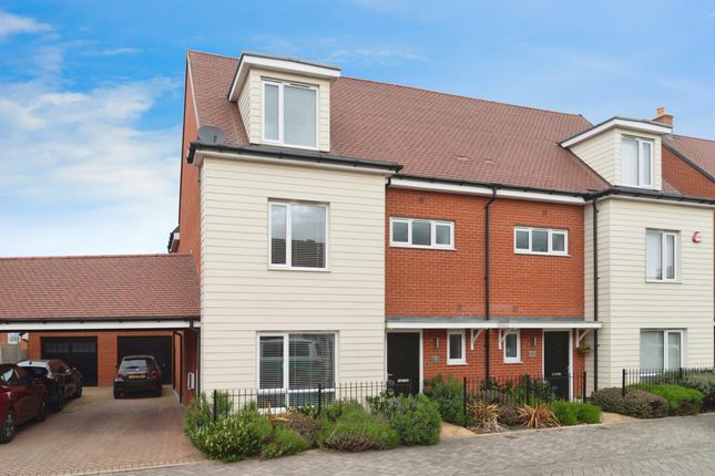 Semi-detached house for sale in Fairway Drive, Chelmsford