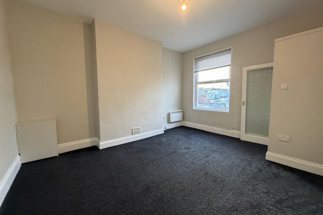 Flat 7, 18 Esplanade Road, Esplanade Road, Paignton photo 3