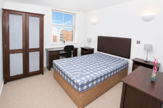 West Point 345, Leeds photo 4