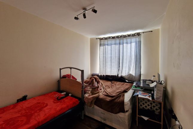 Flat 4, Wembley photo 2