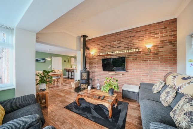 21 Caxton Park, Sheringham photo 2